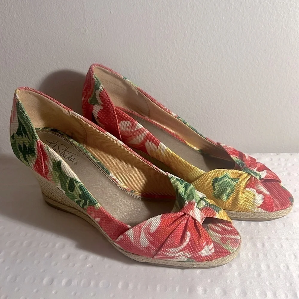 Life Stride soft system 8.5 wedges canvas